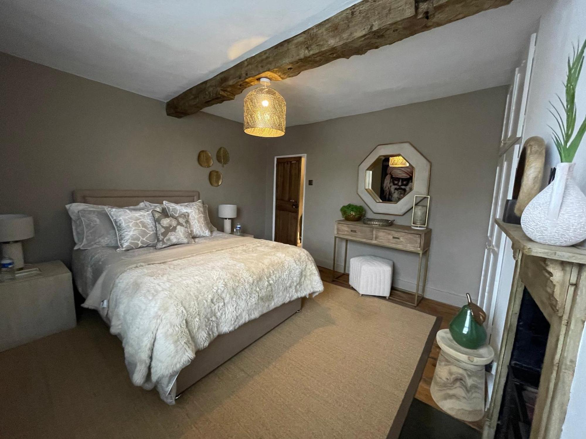 Entire Georgian Luxury Home - 3 Storey- High St Henley-In-Arden -Two Bedrooms-Sleeps 4 المظهر الخارجي الصورة