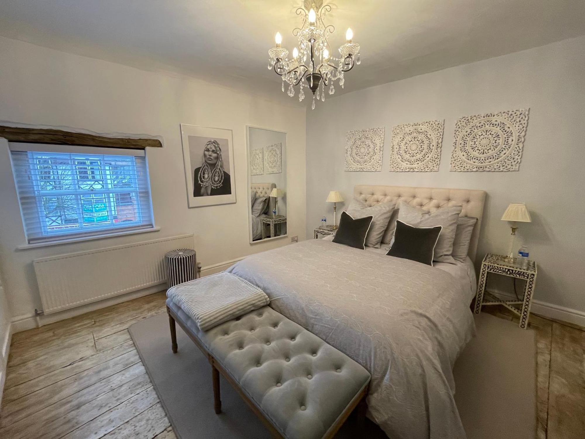 Entire Georgian Luxury Home - 3 Storey- High St Henley-In-Arden -Two Bedrooms-Sleeps 4 المظهر الخارجي الصورة