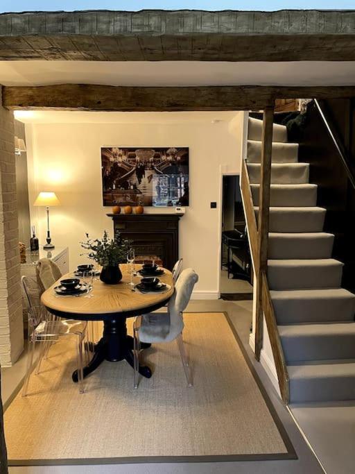Entire Georgian Luxury Home - 3 Storey- High St Henley-In-Arden -Two Bedrooms-Sleeps 4 المظهر الخارجي الصورة