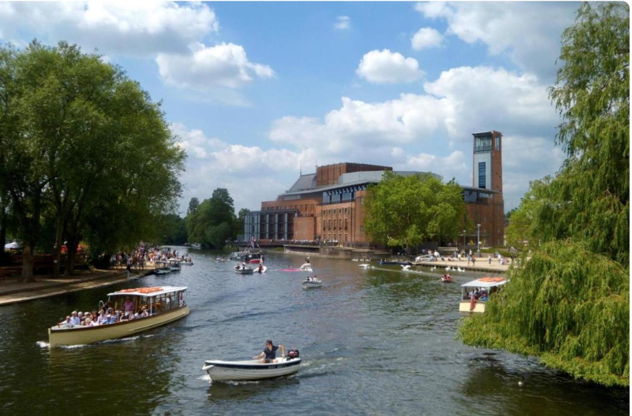 Entire Georgian Luxury Home - 3 Storey- High St Henley-In-Arden -Two Bedrooms-Sleeps 4 المظهر الخارجي الصورة